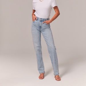 Abercrombie 90’s Ultra High Rise Curve Love Jeans in Light Wash (27L)